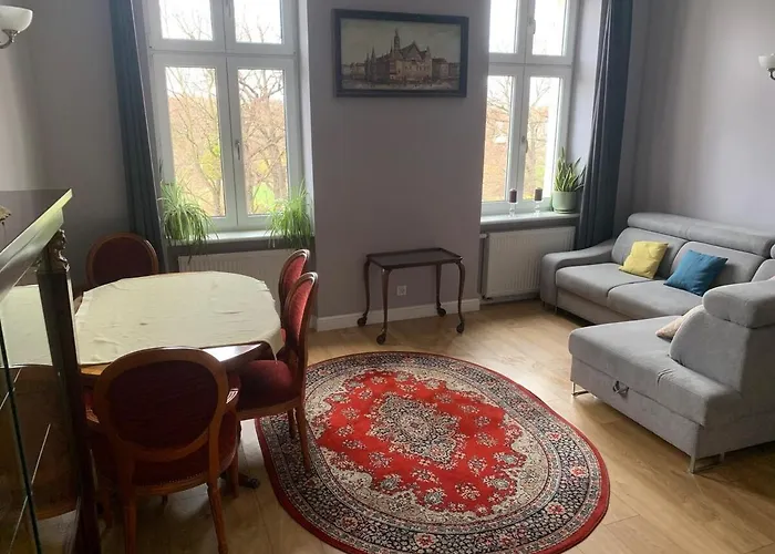 Spacious 3br 2 Bathrooms Nadodrze Center Апартаменты Вроцлав